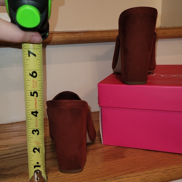 Shoe Dazzle Brick Red Faux Suede Mules - Picture 5 of 5